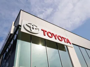 Toyota Raises Global Sales Forecast Despite Q3 Profit Plunge