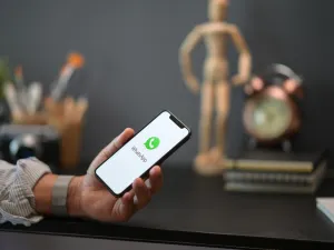 Facebook Blames Apple iOS For Bezos Hacking, Claims WhatsApp Is 'Unhackable'