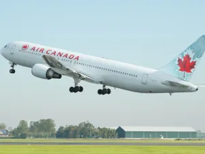 Air Canada Inks $4.68 Billion Government Aid Package