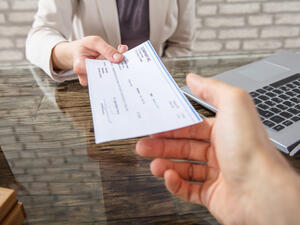 How to Deal with Bounced Cheques in UAE