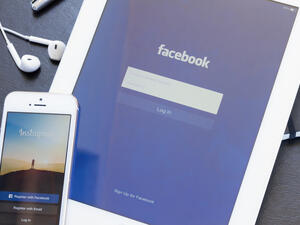 Facebook Faces Its Rivals with New Gaming App