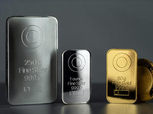 الذهب والفضة يستهلان تداولات الأسبوع بانخفاضات كبيرة