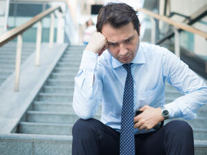 UAE: 49 Bank Branch Shutdown, 930 Employees Laid Off