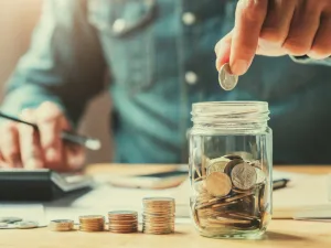 What's the Maximum Amount of Money Allowed to be Transfered from India to UAE?