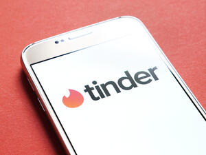 Tech This Week: Tinder Puts An End to Catfishing, Messenger Rolls Out End-to-End Encrypted Chats