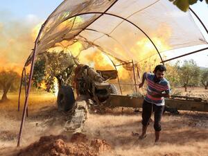 عشرة قتلى بقصف صاروخي مكثف للجيش السوري في إدلب