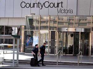 استراليا تحاكم مديرة مدرسة يهودية بتهمة اغتصاب تلميذاتها