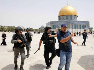 تصاعد التوتر في اسرائيل والأراضي الفلسطينية عشية جولة بلينكن