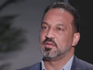 العراق.. توقيف المستشار المالي للكاظمي على خلفية "سرقة القرن"