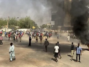 قتيلان وعشرات الجرحى خلال تظاهرات معارضة للانقلاب في السودان