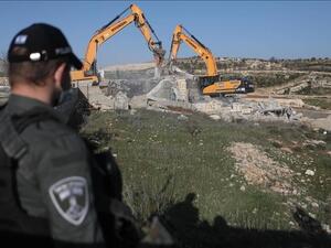 الجيش الإسرائيلي يهدم منزلا جنوبي الخليل وإصابات خلال اقتحامه مدينة طوباس