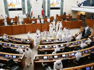 حكومة الكويت الجديدة تؤدي اليمين أمام ولي العهد نيابة عن الأمير