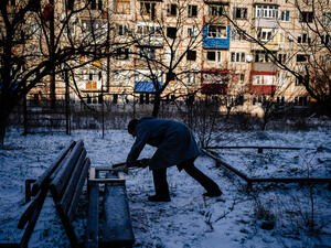 معارك "دامية" في سوليدار شرقي اوكرانيا، وروسيا تتعهد مواصلة تطوير ترسانتها النووية 