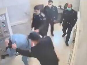 بعد تسريب مقاطع التعذيب.. مسؤول السجون إيران يعتذر لله وخامنئي (فيديو)