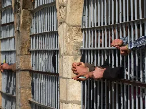 قتلى في اضطرابات دامية داخل سجن شمالي إيران