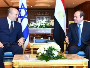 السيسي يلتقي بينيت في أول زيارة لرئيس وزراء اسرائيلي لمصر منذ عشر سنوات