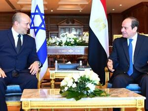 السيسي يلتقي بينيت في أول زيارة لرئيس وزراء اسرائيلي لمصر منذ عشر سنوات