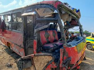 24 قتيلا إثر سقوط حافلة ركاب في قناة مائية بمصر