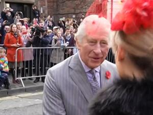 الملك تشارلز يتعرض للرشق بالبيض خلال زيارة لشمال انجلترا