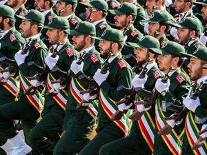 مقتل 5 ضباط بالحرس الثوري في تفجير استهدف سيارتهم غربي ايران