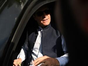 باكستان.. مذكرة توقيف جديدة بحق عمران خان