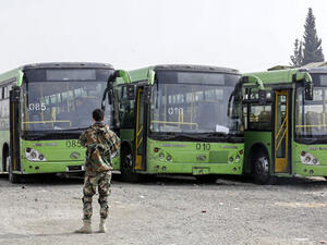 وصول الدفعة الاولى من مهجري درعا إلى شمال سوريا، وهدوء يسود المدينة