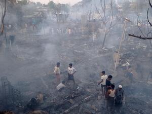 حريق هائل يلتهم مئات المساكن في مخيم للروهينغا ببنغلادش