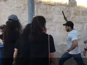 "زعران" يعتدون على مشاركين بمسيرة ثقافية في رام الله