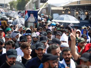 حشود إضافية من الصدريين تتوافد الى المنطقة الخضراء