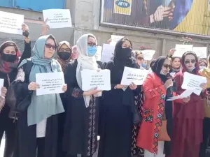 طالبان تفرض النقاب وتحظر الاختلاط في جامعات افغانستان