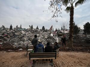 "العمال الكردستاني" يعلق عملياته العسكرية موقتا في تركيا 