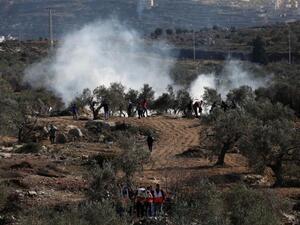 إصابة عشرات الفلسطينيين بمواجهات مع الجيش الإسرائيلي
