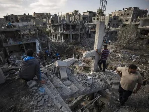 122 شهيدا في غزة والصواريخ تواصل الانهمار على إسرائيل