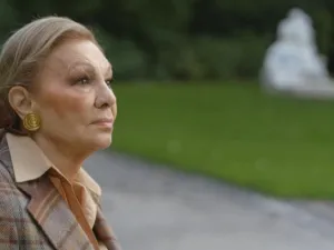 فرح ديبا أرملة شاه إيران السابق محمد رضا بهلوي
