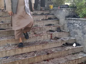 عشرات القتلى بتفجير مسجد للسنة في أفغانستان