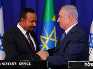 رئيس الوزراء الاسرائيلي السابق بنيامين نتنياهو ونظيره الاثيوبي ابي احمد