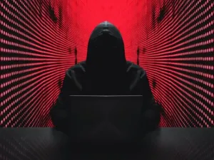 قراصنة روس يخترقون مواقع المطارات الأميركية