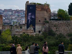 اردوغان يعلق انشطته الانتخابية ليوم الاربعاء "بناء على نصيحة الاطباء"