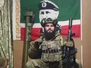 القوات الشيشانية تحتل "اكبر" قاعدة عسكرية في أوكرانيا (فيديو)