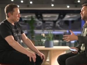 ايلون ماسك اشترى تويتر "بدافع الملل"