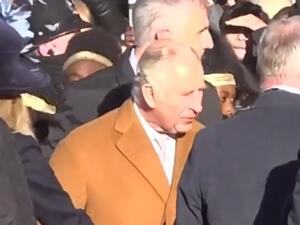 رشق الملك تشارلز بالبيض للمرة الثانية خلال شهر (فيديو)