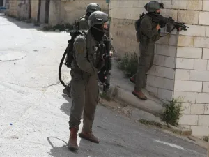 القوات الاسرائيلية تواصل حصارها لبلدة عقربا الفلسطينية لليوم الثاني