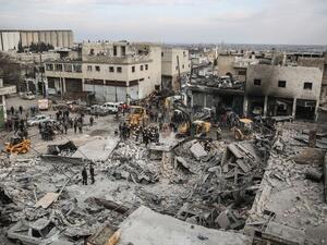 12 قتيلا بينهم 7 اطفال مع اشتداد القصف الروسي بشمال غرب سوريا