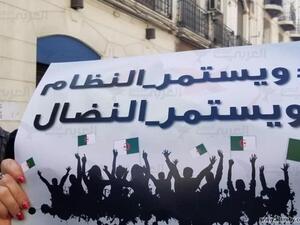الجزائريون يواصلون التظاهر مع دخول حراكهم الاحتجاجي عامه الثاني