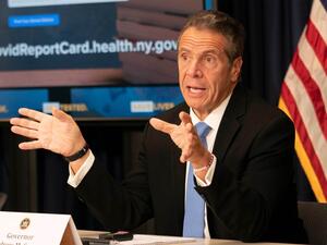 حاكم نيويورك أندرو كومو