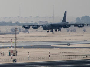 قاذفة من طراز بي-52 ستراتوفورتريس