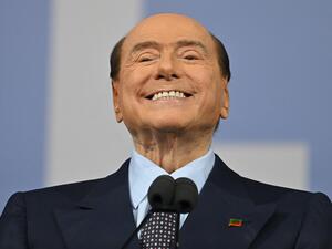 ادخال برلسكوني العناية المركزة