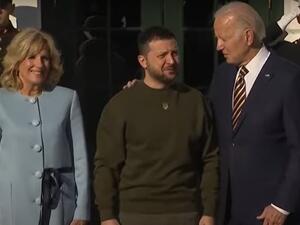 بايدن خلال استقباله زيلينسكي في البيت الابيض