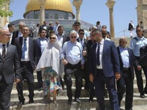 رئيس تشيلي خلال زيارته للاقصى