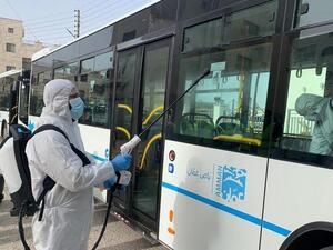 الأردن يبدأ ايصال الخبز والادوية والمياه لمنازل المواطنين مع تمديد حظر التجول